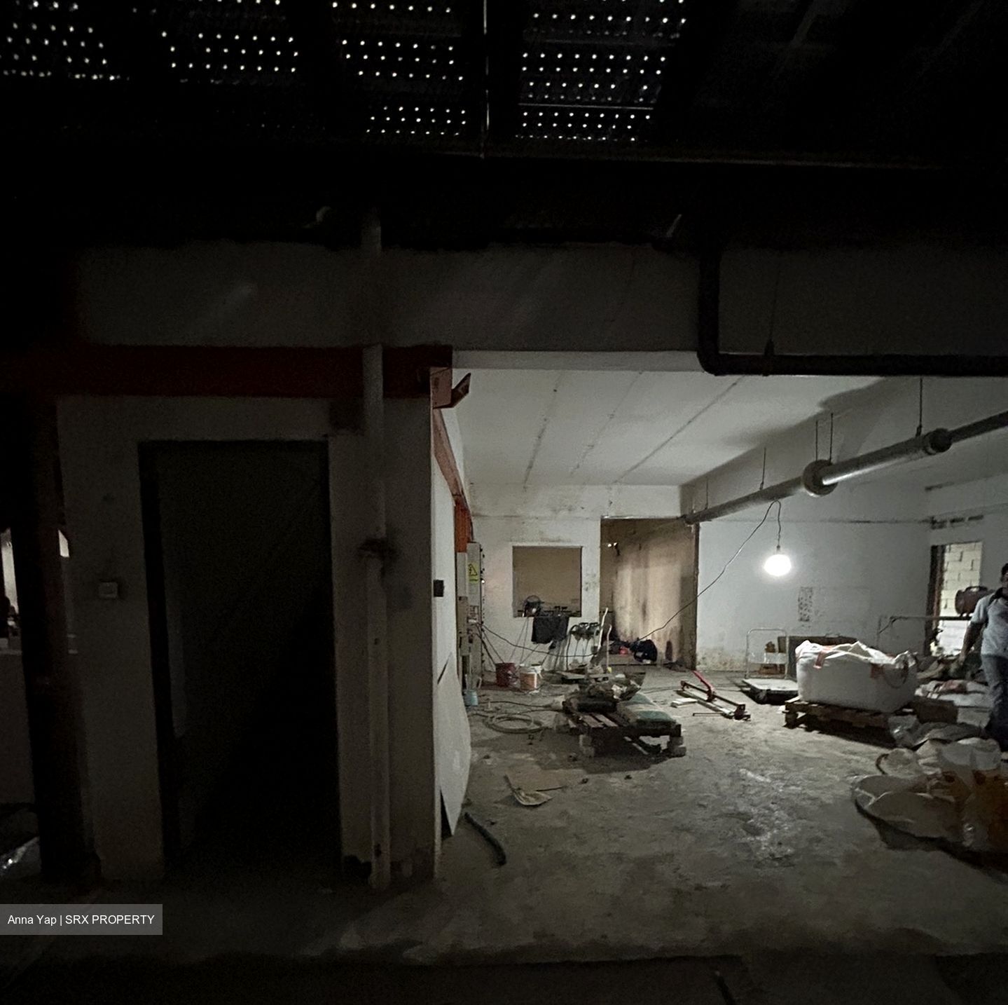 Playfair Road (D13), Warehouse #558565801